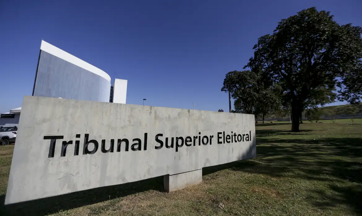 TSE CRIA CONSELHO PARA MONITORAR DESINFORMAÇÃO E IA NAS ELEIÇÕES.