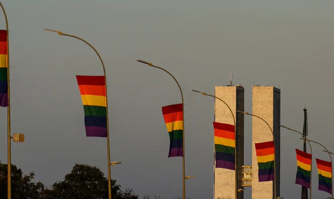 CANDIDATURAS LGBT+ BATEM RECORDE EM 2026 E SE ESPALHAM POR MAIS PARTIDOS.