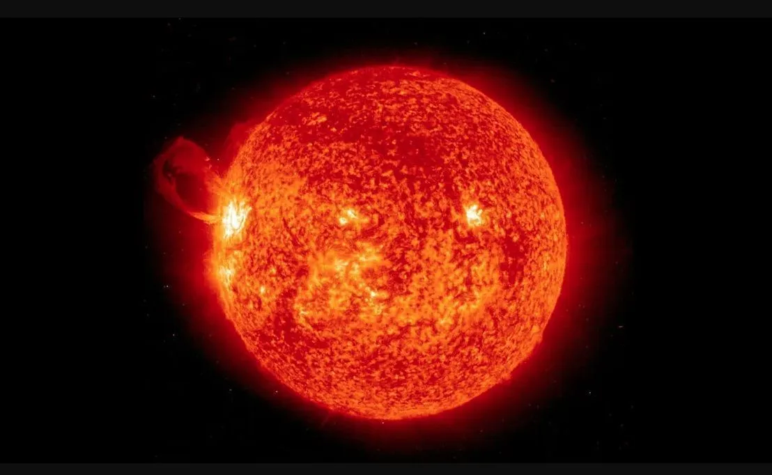 TEMPESTADE SOLAR CHEGA NESTA SEMANA APÓS EXPLOSÃO NO SOL.