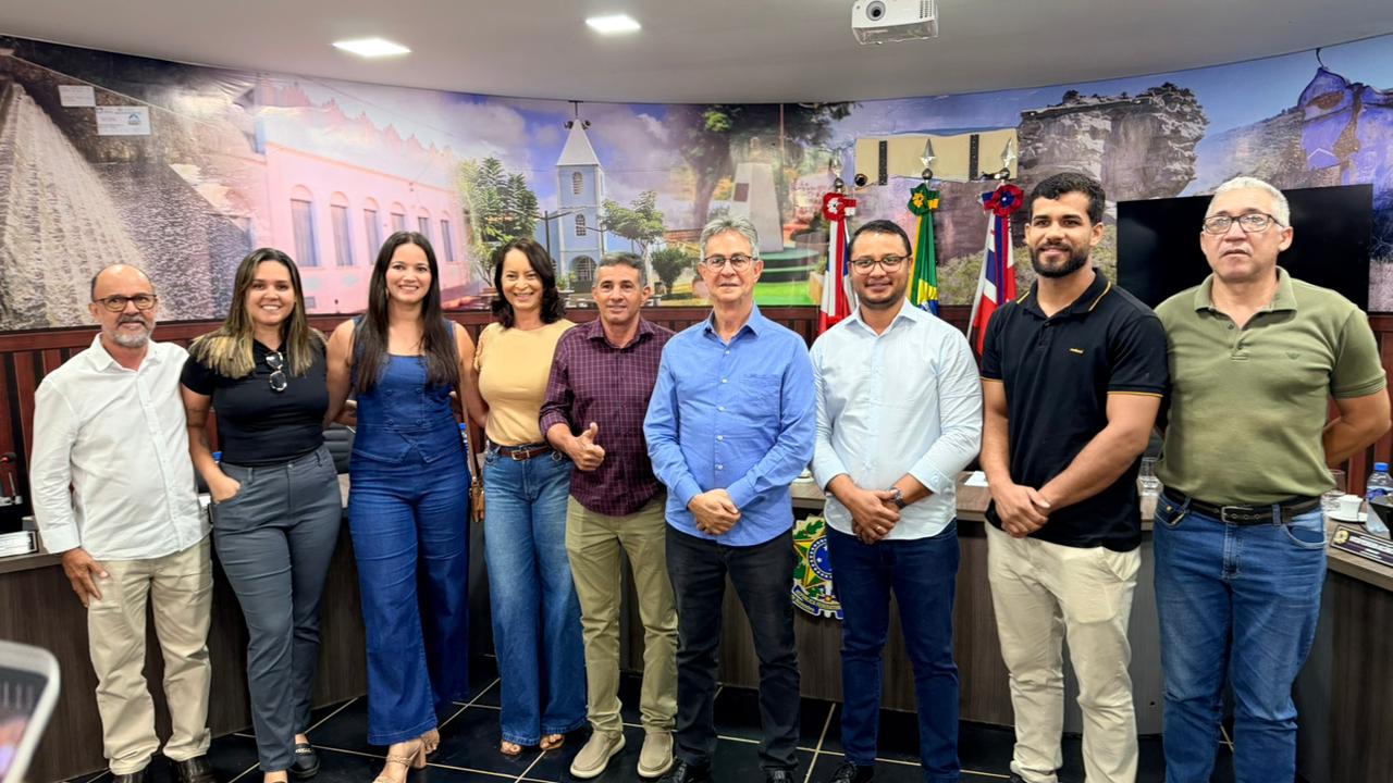 BARRO ALTO PARTICIPA DE ASSINATURA DE ORDEM DE SERVIÇO PARA RECUPERAÇÃO DA BA-046