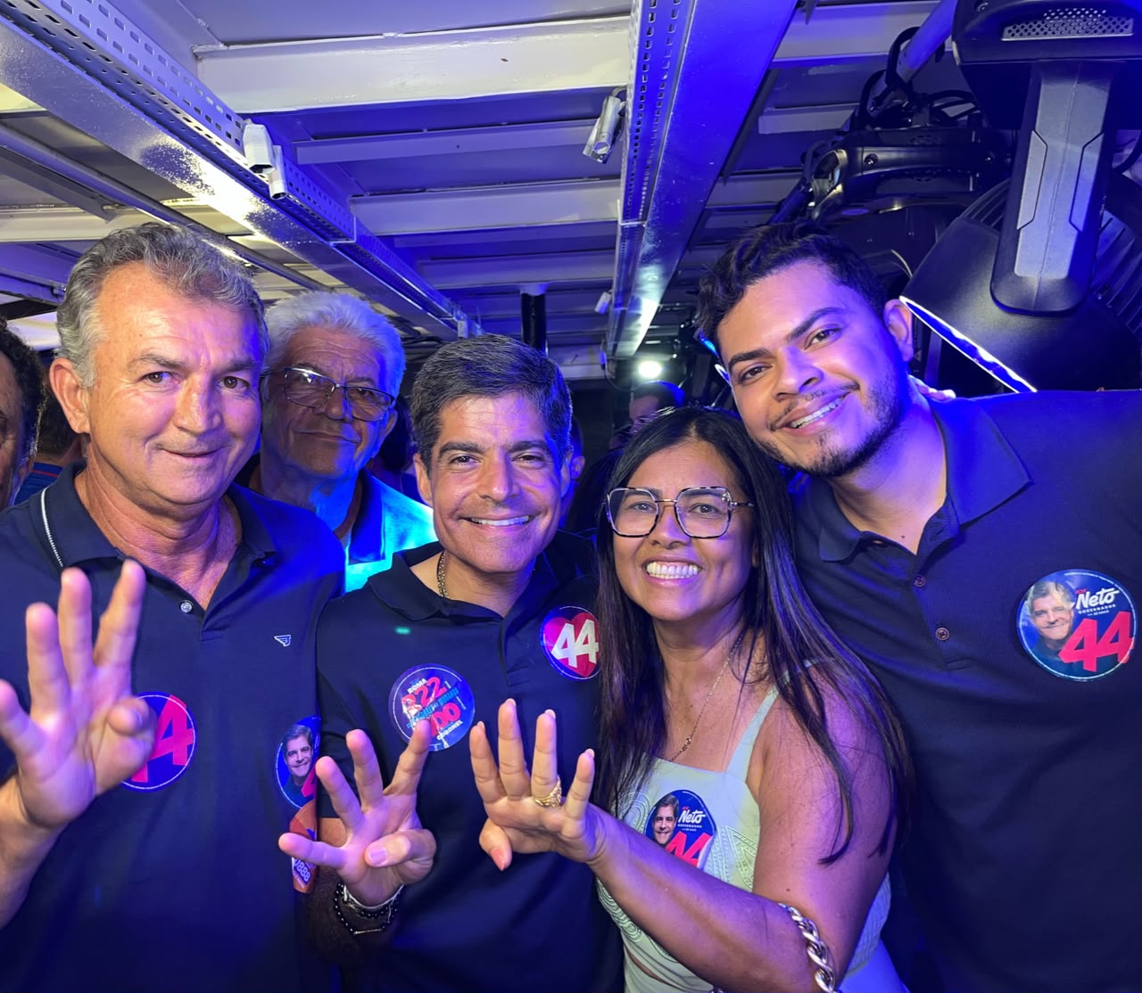VEREADORES DE OPOSIÇÃO DE BARRA DO MENDES DEIXAM GRUPO DE JERÔNIMO E ANUNCIAM APOIO A ACM NETO