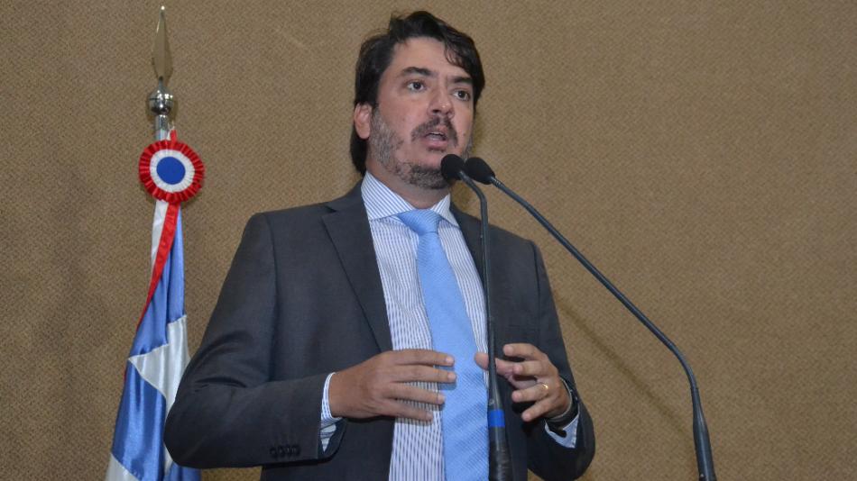 DEPUTADO PEDRO TAVARES MANIFESTA SOLIDARIEDADE A FERIDOS EM OCORRÊNCIA NA BA-160