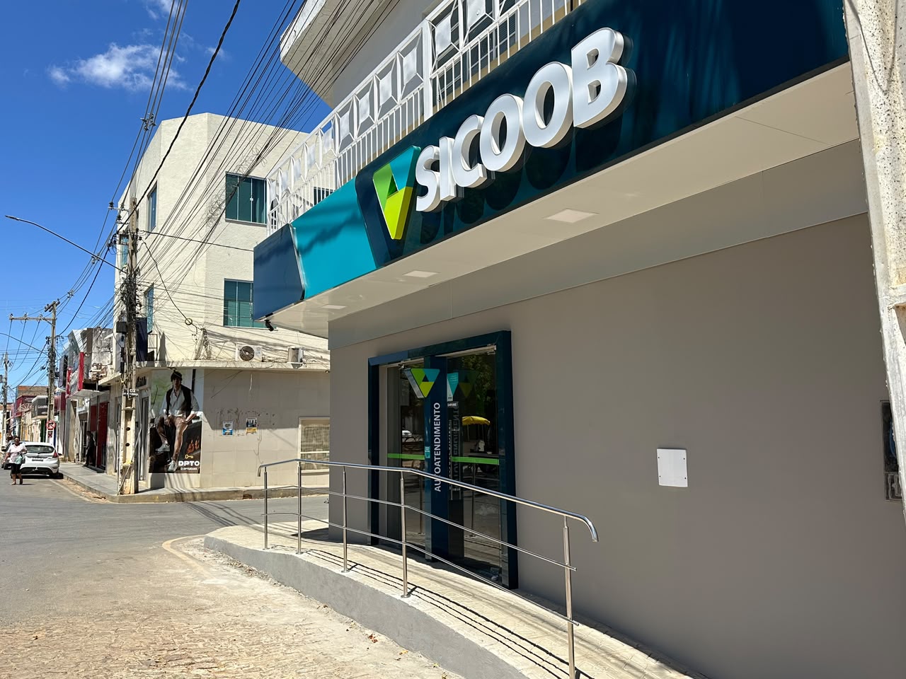 JOÃO DOURADO INAUGURA AGÊNCIA DO SICOOB TERÇA-FEIRA