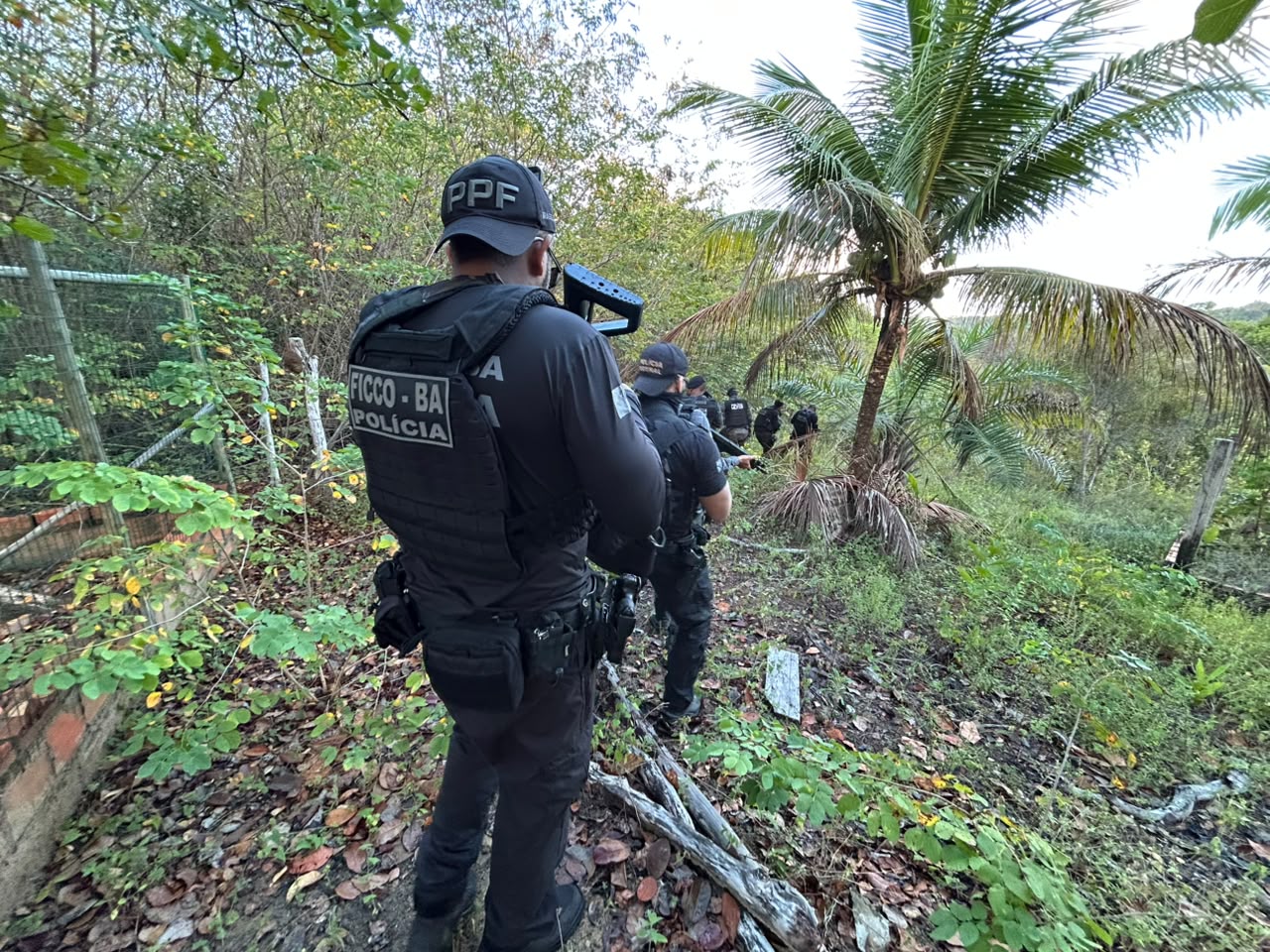 OPERAÇÃO DIVISA SEGURA ALCANÇA FACCIONADO QUE COMERCIALIZAVA FUZIS PARA ESTADOS DO NORDESTE