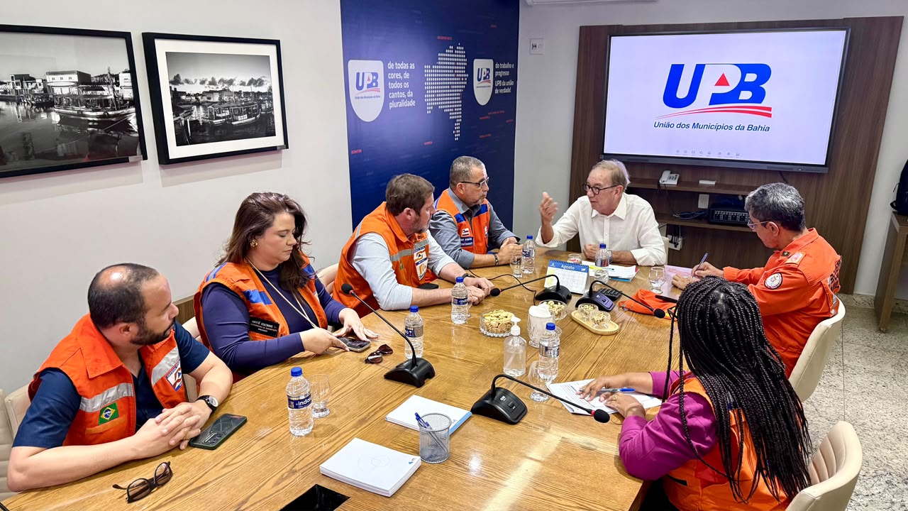 UPB reúne Defesa Civil e Corpo de Bombeiros para discutir efeitos da estiagem e incêndios na Bahia