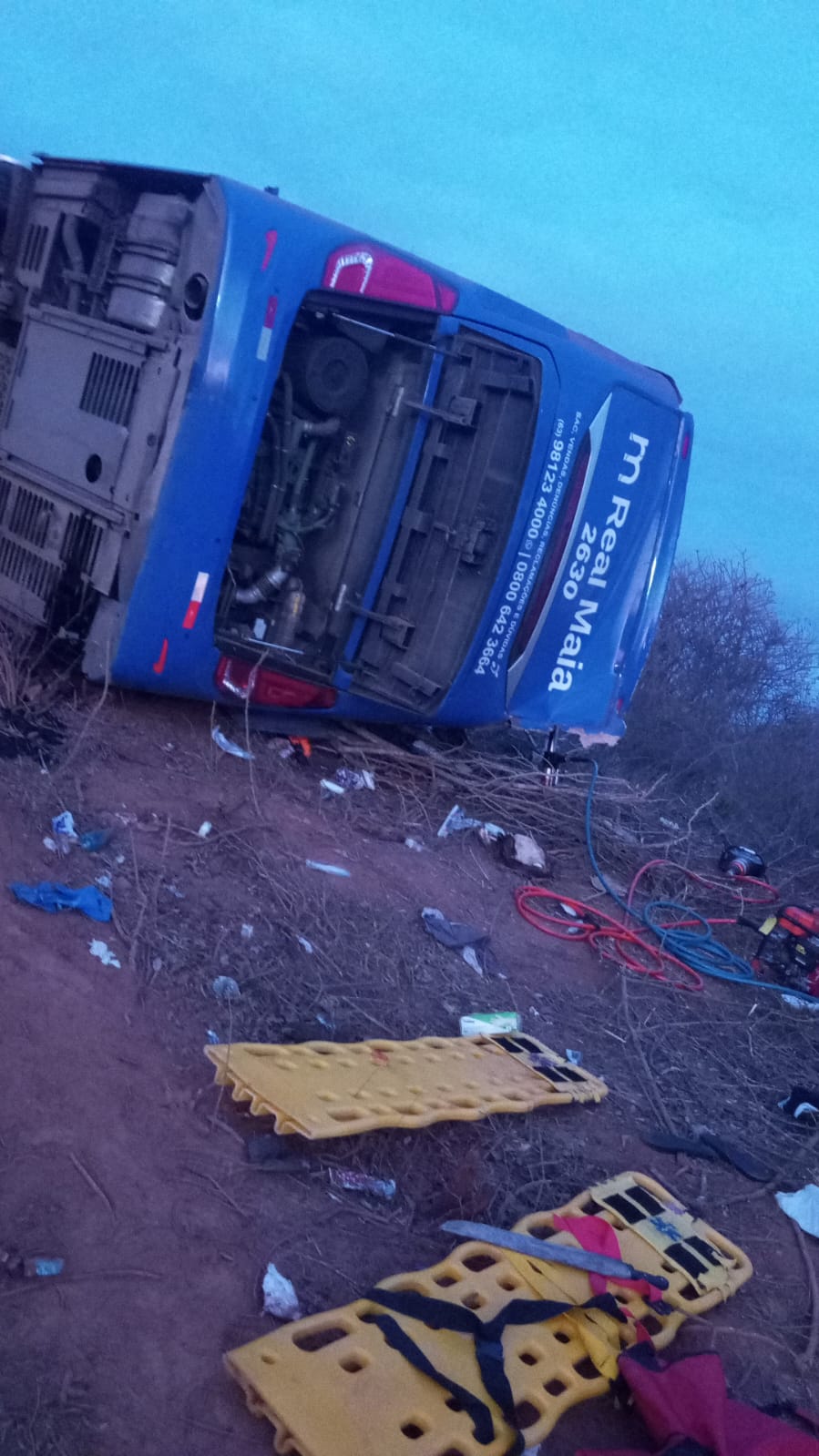 GRAVE ACIDENTE COM ÔNIBUS DEIXAMORTOS E FERIDOS NA BR-122, EM IRAQUARA.