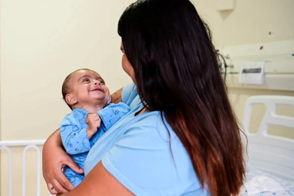 MAIS DE 50 CRIANÇAS MORRERAM À ESPERA DE UM TRANSPLANTE EM 2025; ENTENDA POR QUE A FILA PEDIÁTRICA É AINDA MAIS DIFÍCIL