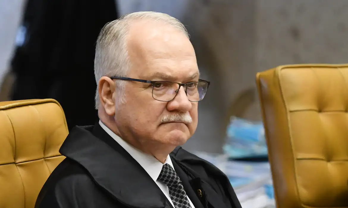 FACHIN DÁ ULTIMATO PARA MORAES, MENDONÇA, GONET E PF SE EXPLICAREM SOBRE CASO MASTER