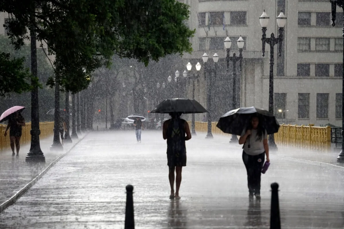 INMET EMITE ALERTA DE CHUVAS INTENSAS PARA 30 CIDADES DA BAHIA
