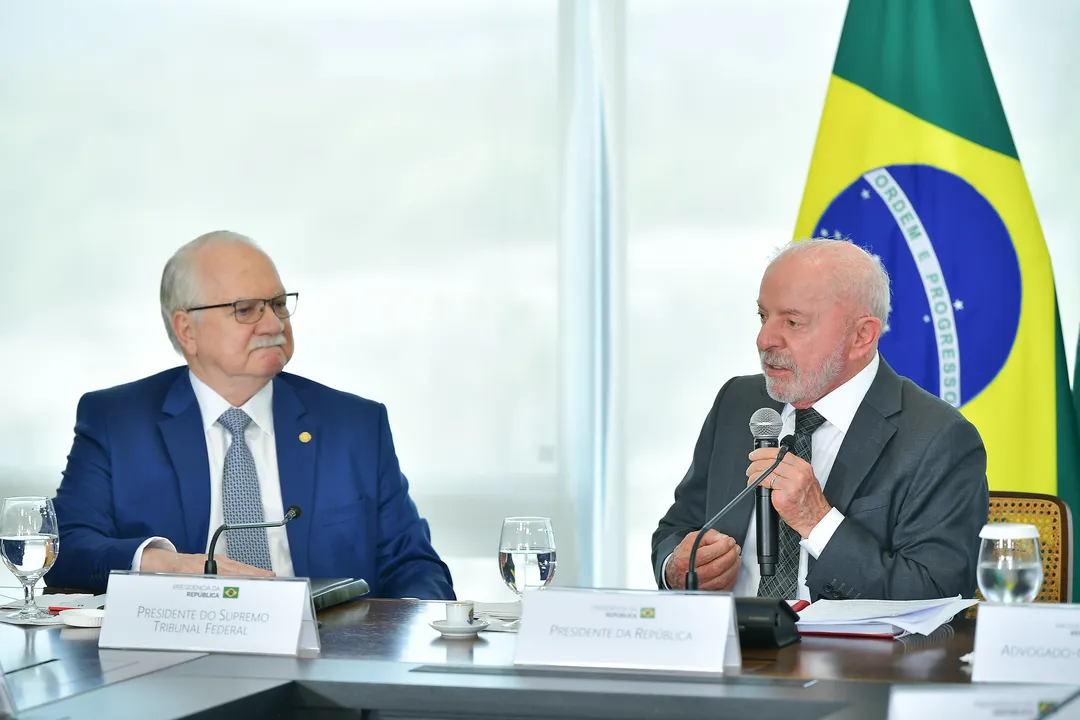 EM MEIO A CRISE NO STF, LULA TEM CONVERSA RESERVADA COM FACHIN E GONET