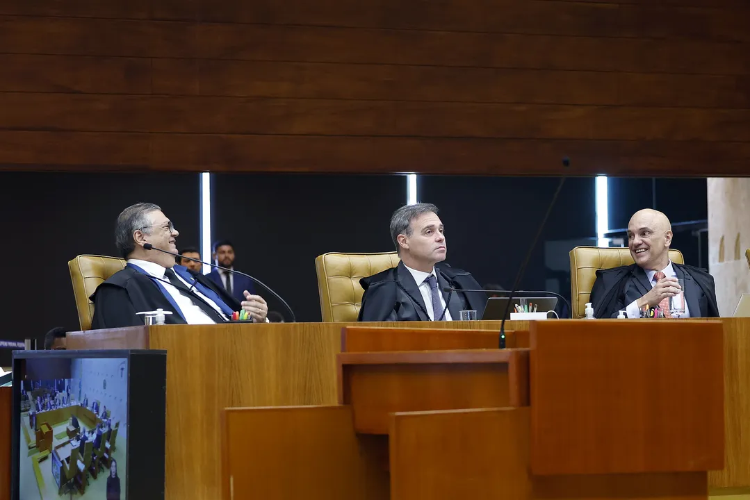 FLÁVIO DINO DESAFIA ANDRÉ MENDONÇA E RECONDUZ ANDREI RODRIGUES À PF