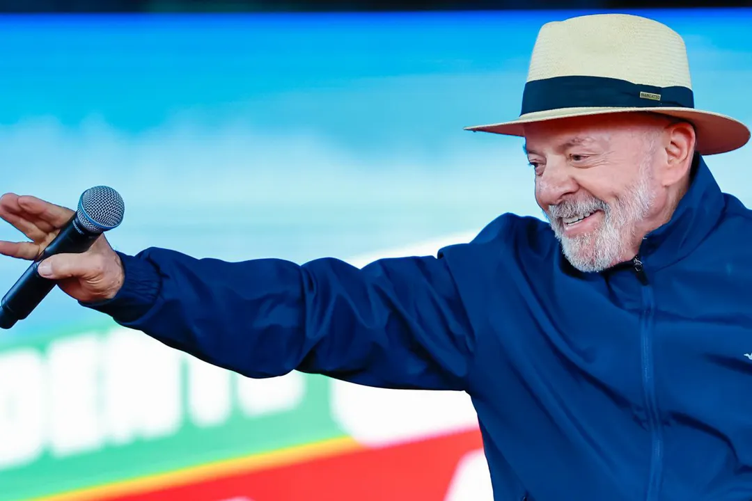 LULA PROVOCA FLÁVIO EM REDUTO BOLSONARISTA: “QUERO MANTER O PAI PRESO”