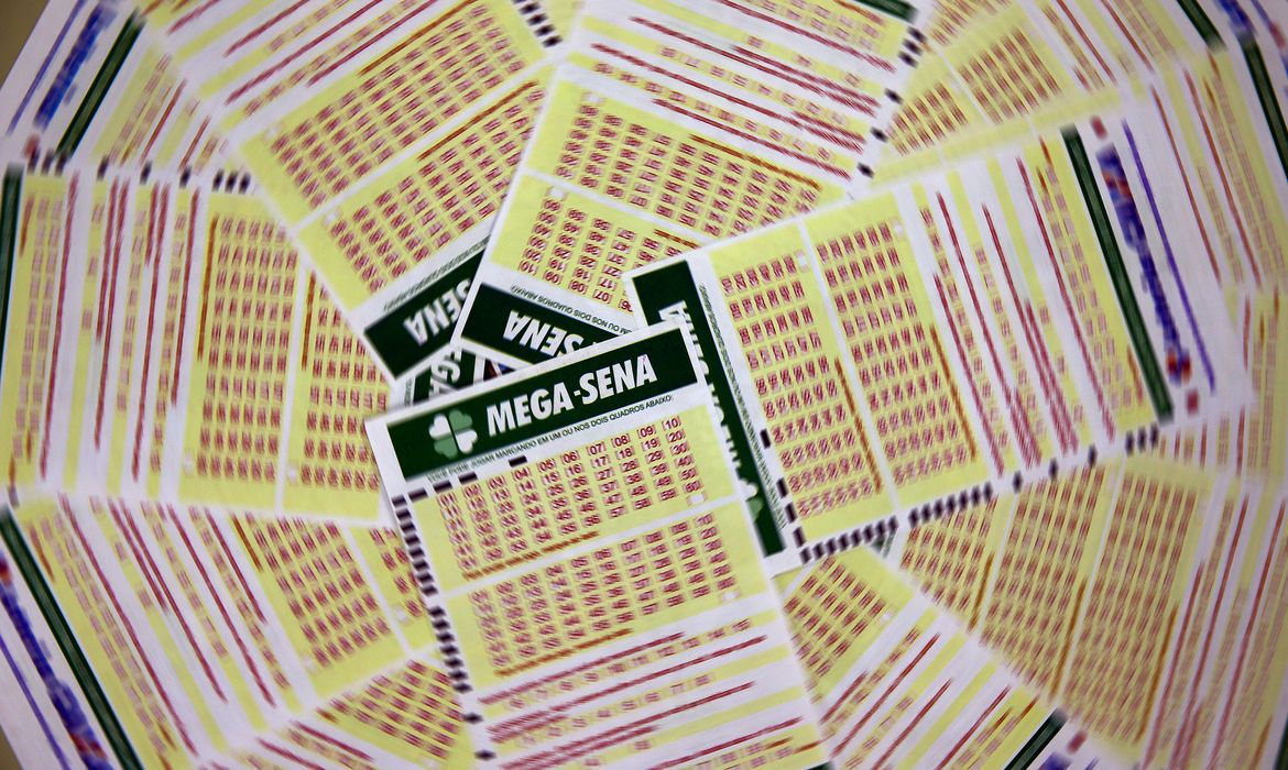 MEGA-SENA ACUMULA PARA R$ 102 MILHÕES; CONFIRA OS NÚMEROS SORTEADOS: 14 – 23 – 53 – 56 – 57 – 60