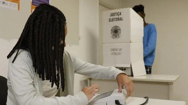 Foi convocado para ser mesário? Veja quantos dias de folga o trabalhador tem direito nas Eleições 2026