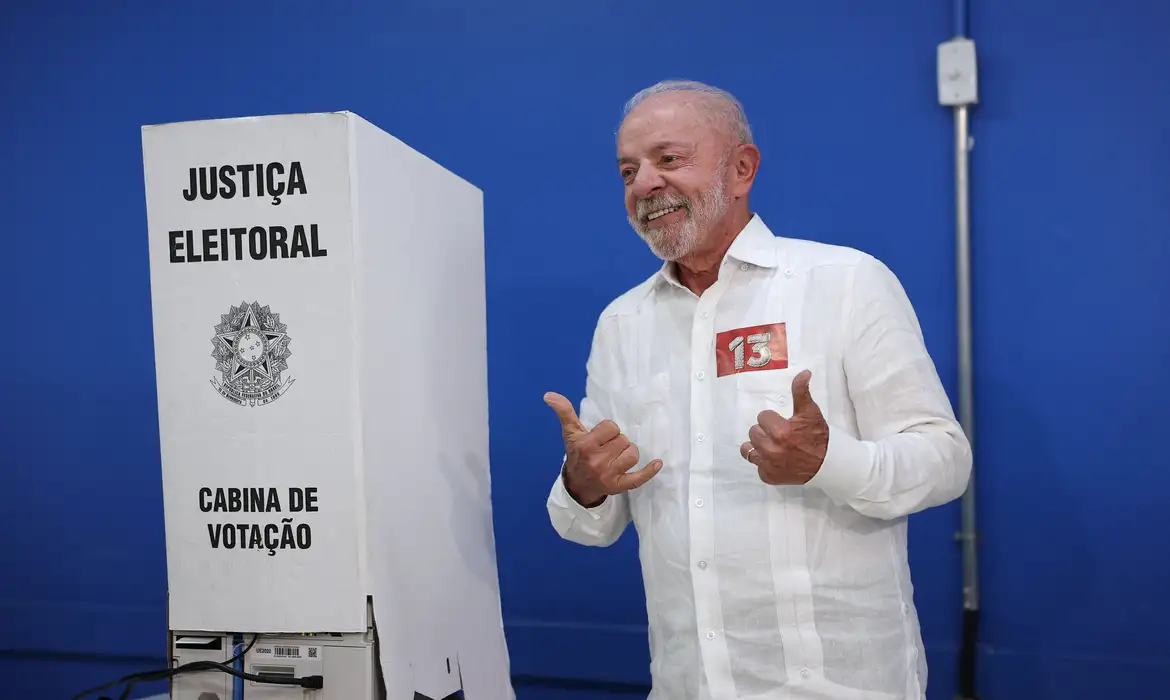 Lula ganha 10,3 milhões de votos no 2º turno, mais do que a soma dos eliminados no 1º turno