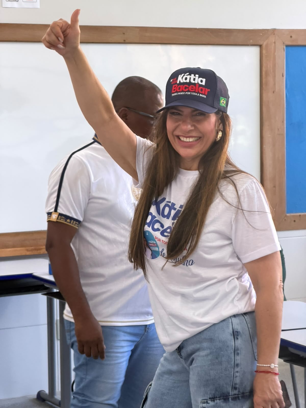Katia Bacelar vota e demonstra confiança no resultado das urnas