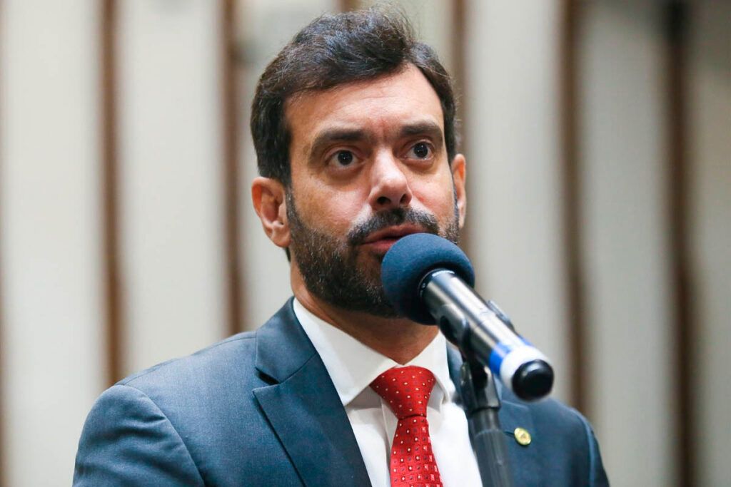 Oposição declara apoio à recondução de Ivana Bastos à presidência da AL-BA