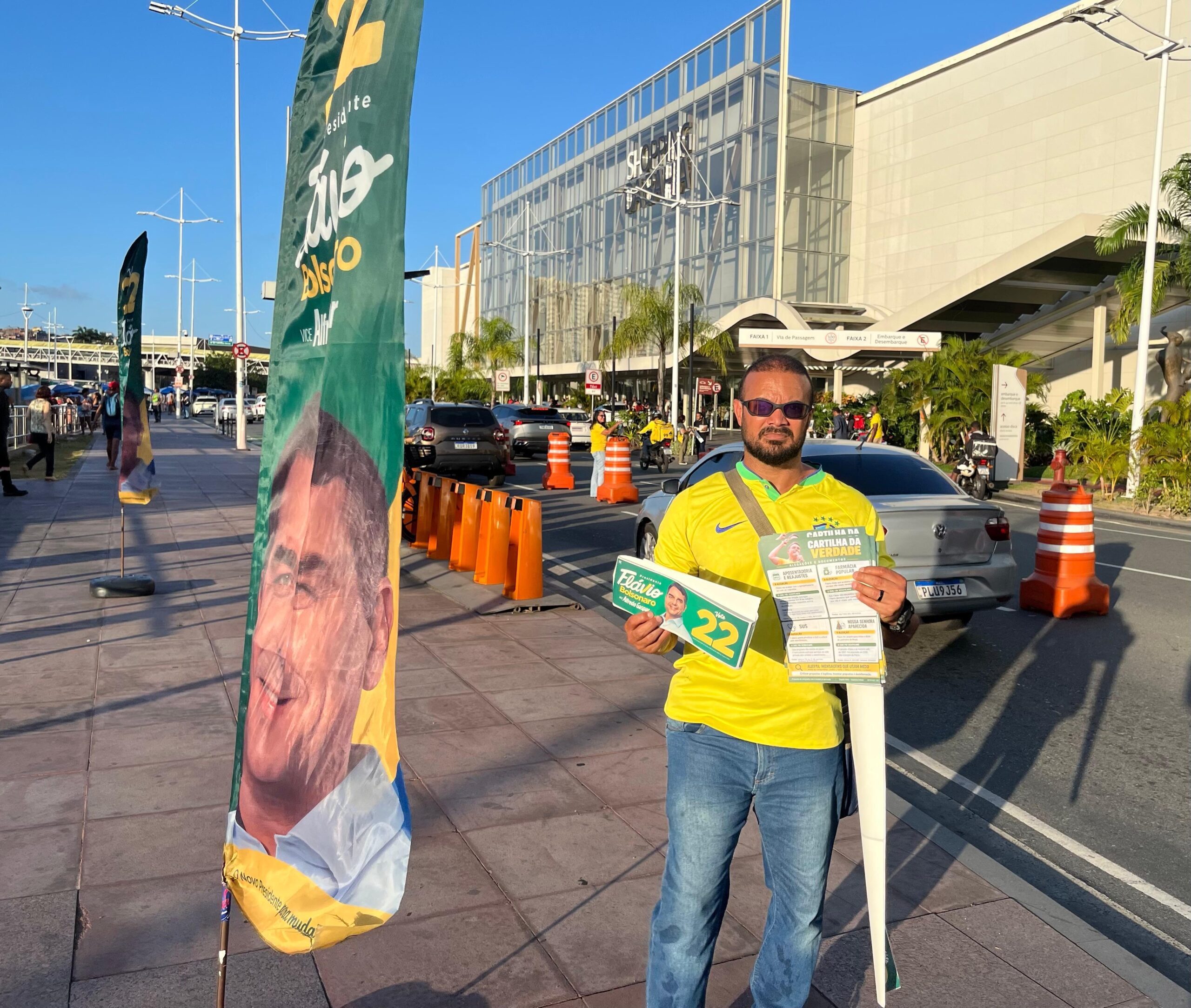Capitão Alden segue nas ruas pedindo votos para Flávio Bolsonaro
