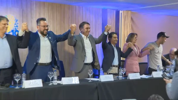 Republicanos anuncia apoio a Flávio Bolsonaro no 2º turno