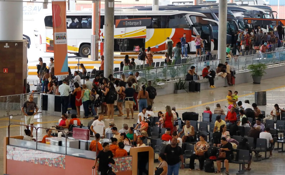 Procon faz blitz em rodoviárias da Bahia para garantir transporte gratuito nas eleições