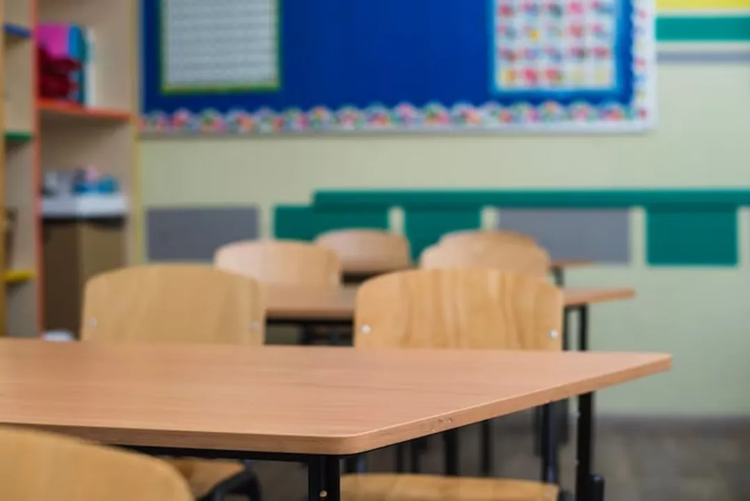 Professora é agredida por mãe de estudante dentro de sala de aula na Bahia