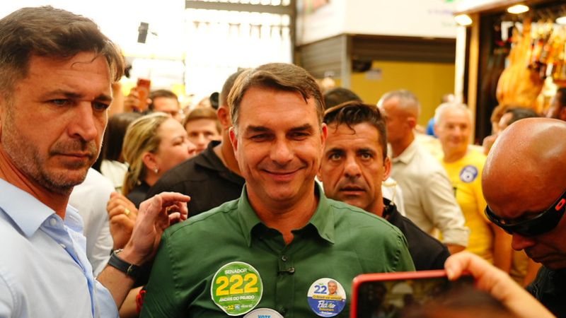 Flávio Bolsonaro anuncia caminhada em Salvador na próxima semana