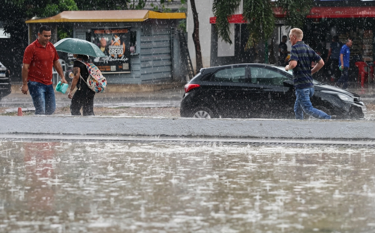 Bahia entra em alerta de tempestade e granizo nesta segunda-feira; veja cidades