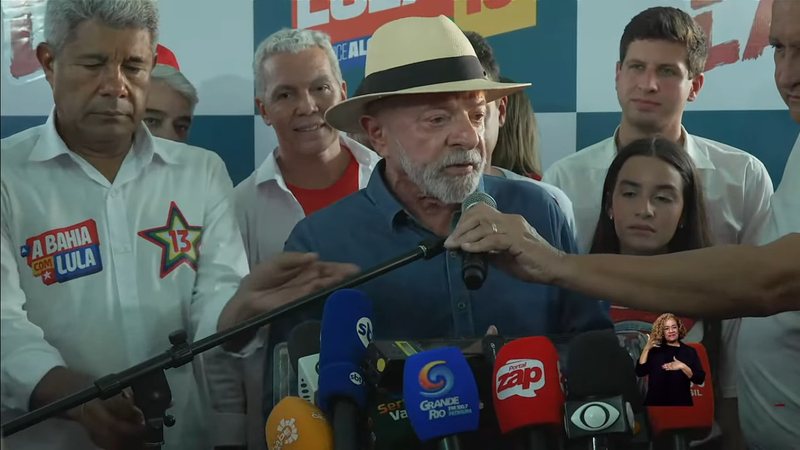 Na Bahia, Lula volta a acusar Flávio Bolsonaro de querer acabar com Bolsa Família